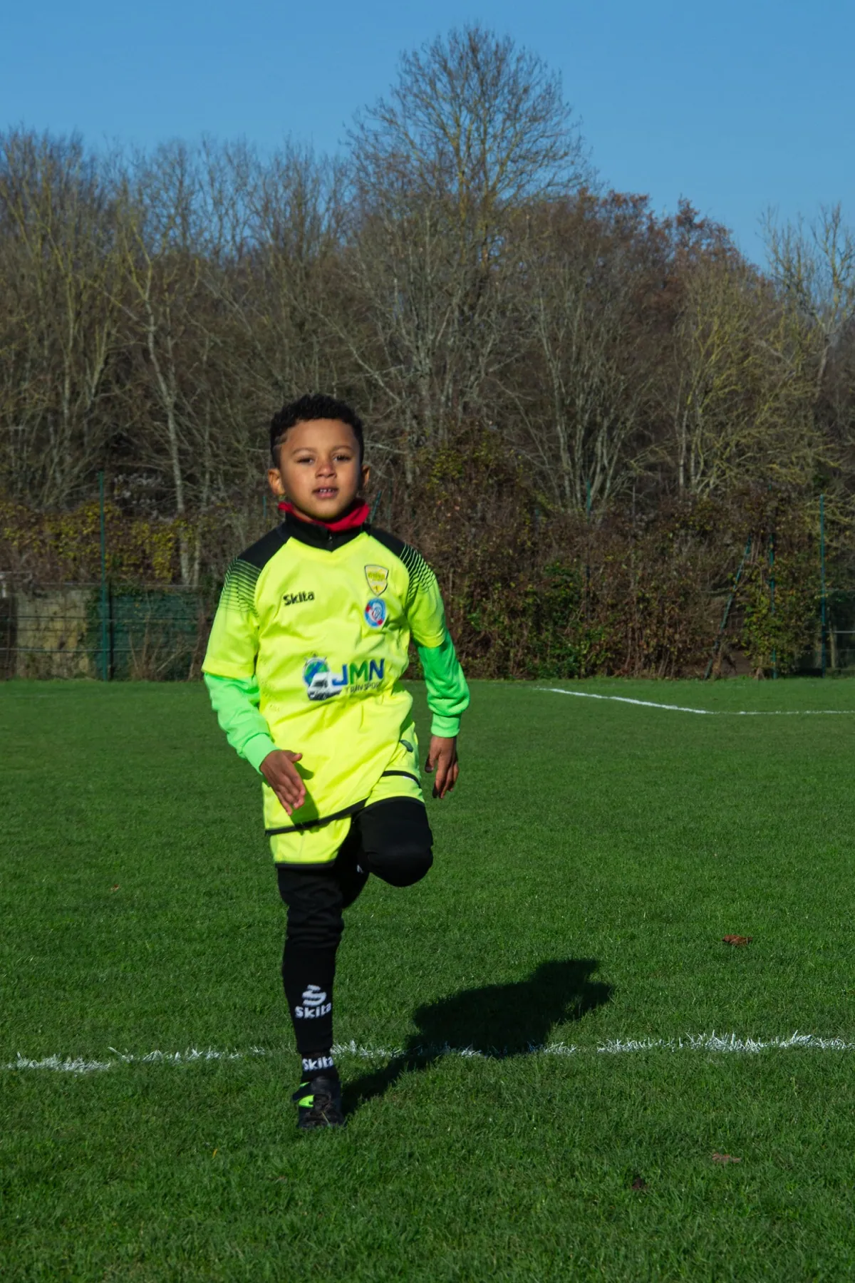 Jeune joueur de l'école de foot de l'US Vaires