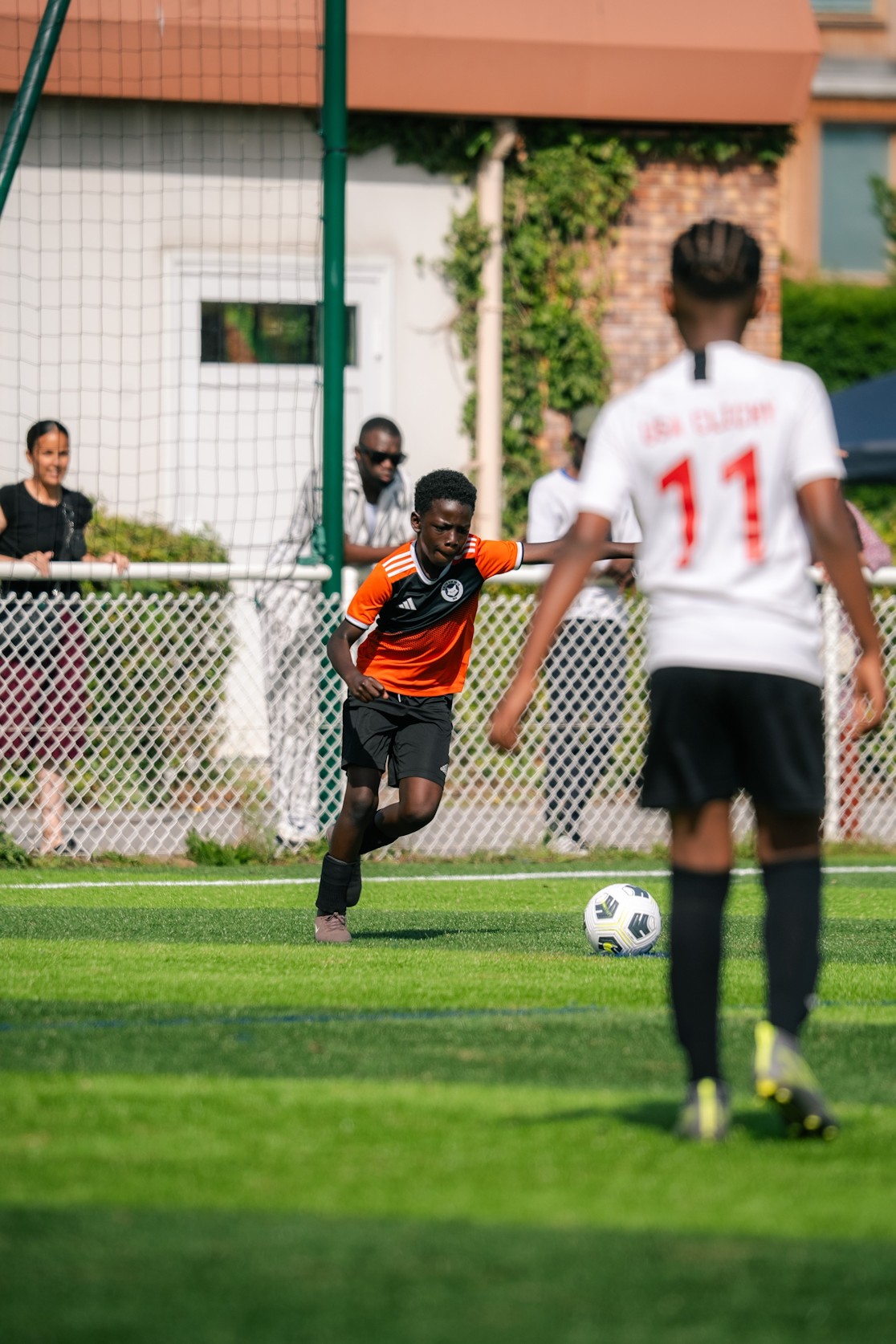 Action de match pendant la KFC Cup