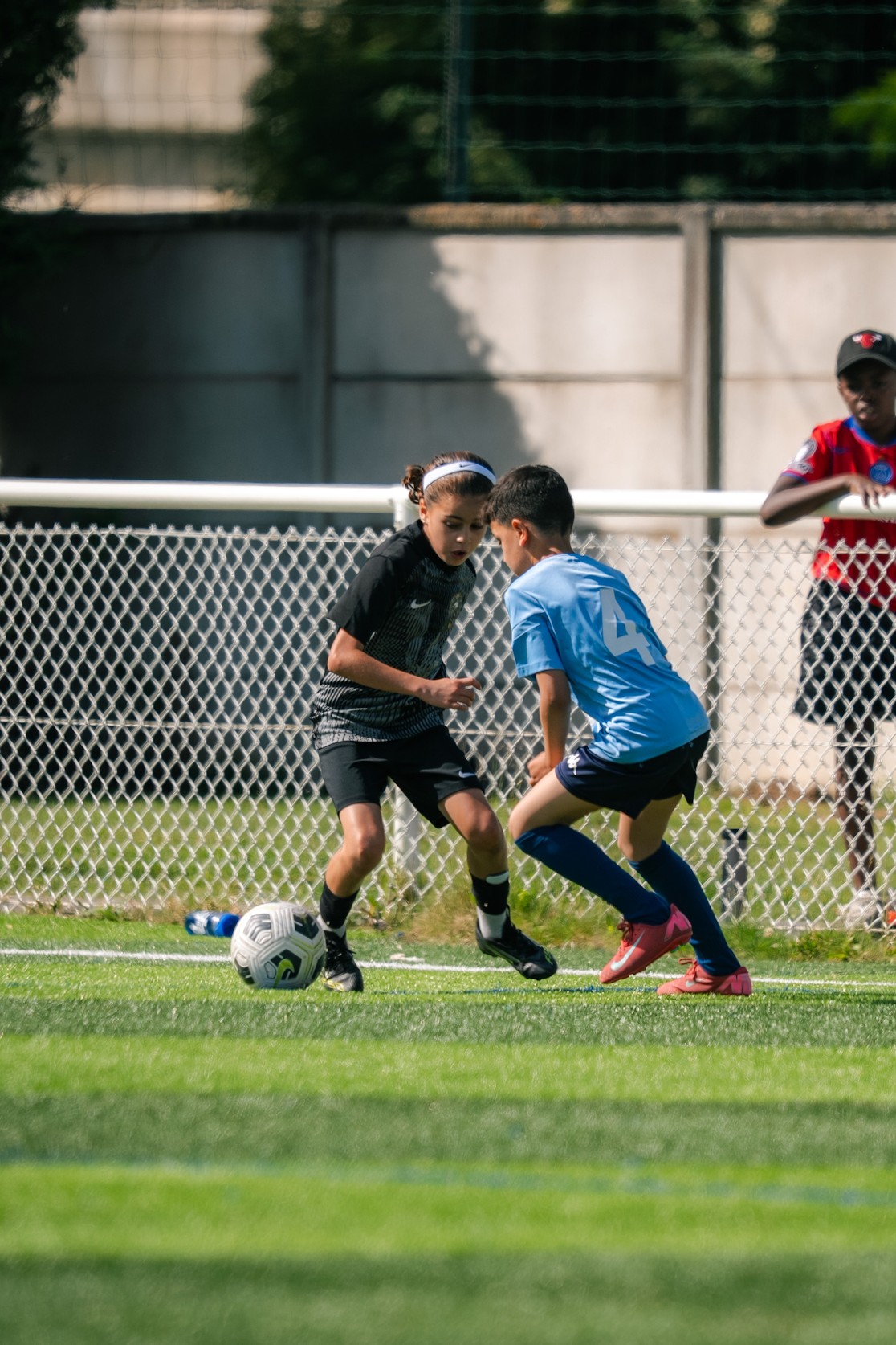 Duel rapproché pendant la KFC Cup